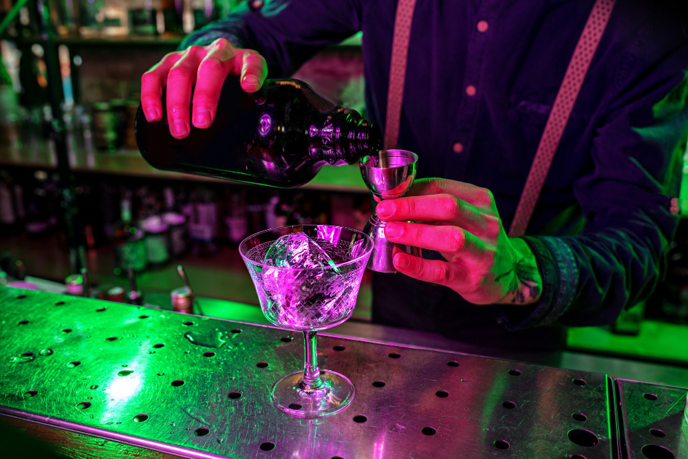 Como ter um bar em casa gastando pouco? 6 bebidas